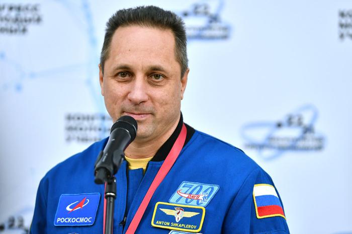 Лётчик-космонавт Антон Шкаплеров рассказал, как обычно голосует на выборах