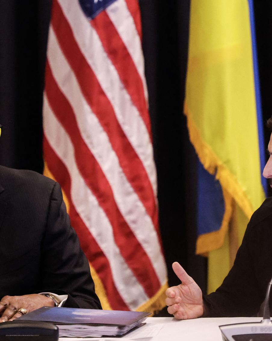 Новый транш помощи от США, договорённости с МАГАТЭ: хроника очередных событий украинского кризиса