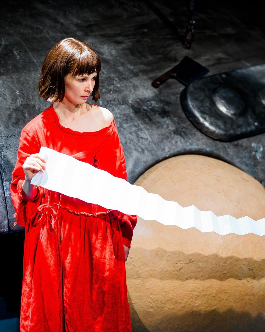 До чего доводит обида, рассказывает спектакль "Я не убивала своего мужа"