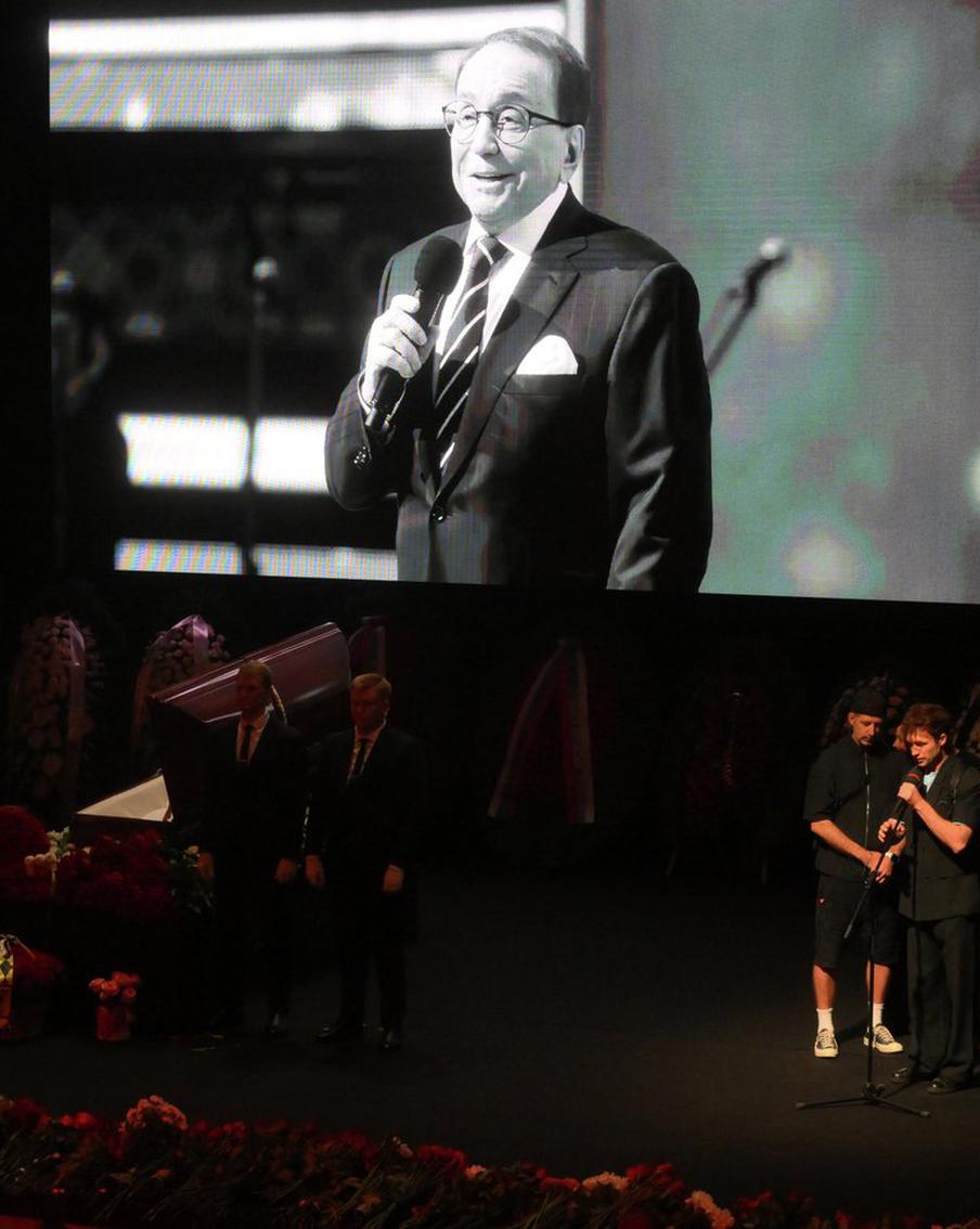 Гроб с телом Маслякова отправили на Новодевичье кладбище