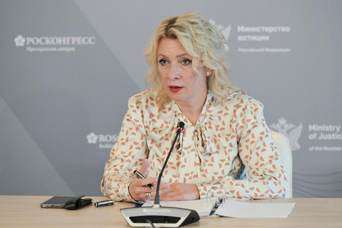 МИД согласен с ФСБ по поводу британских дипломатов, заявила Захарова