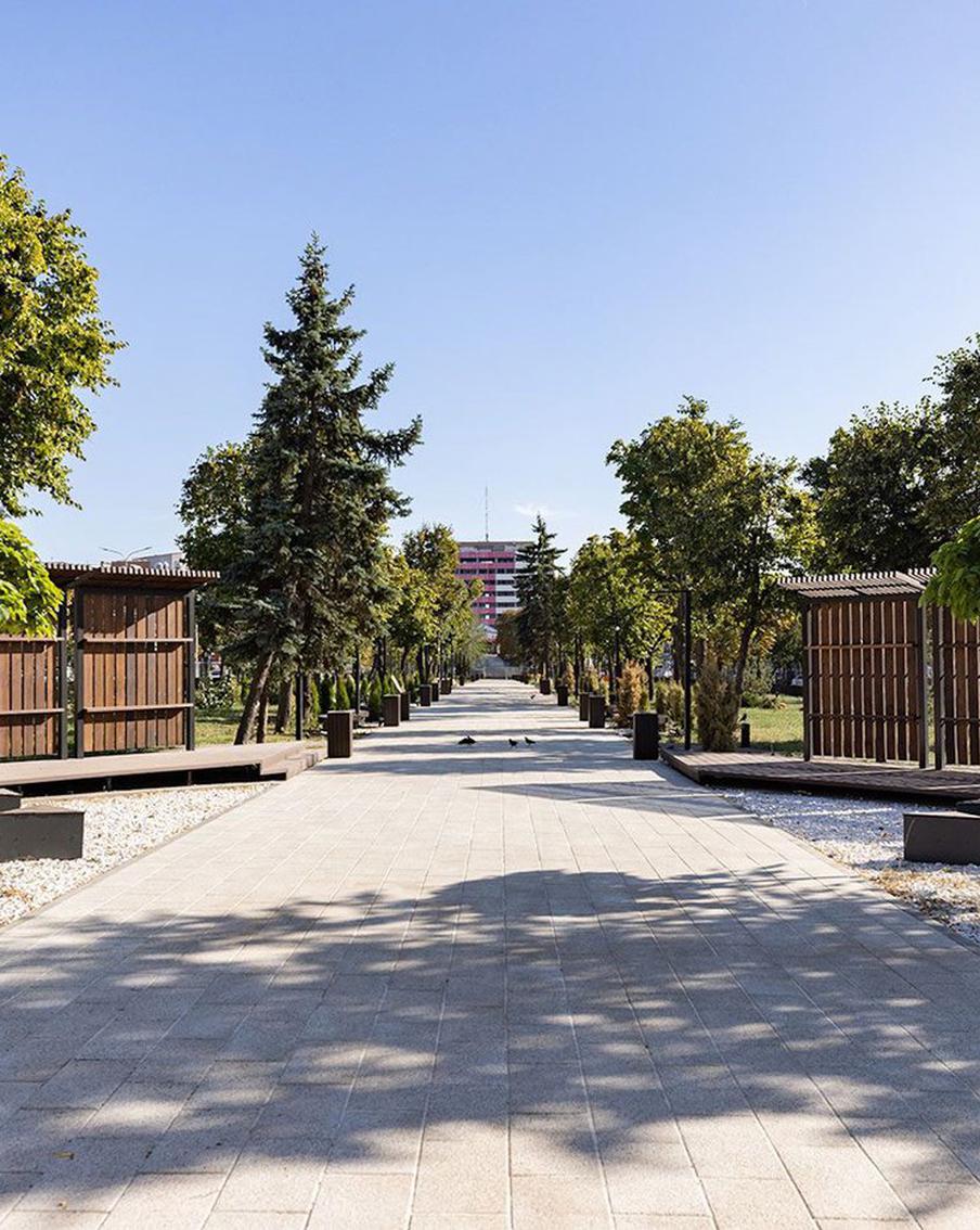 Московские коммунальщики помогают в благоустройстве Донецка и Луганска