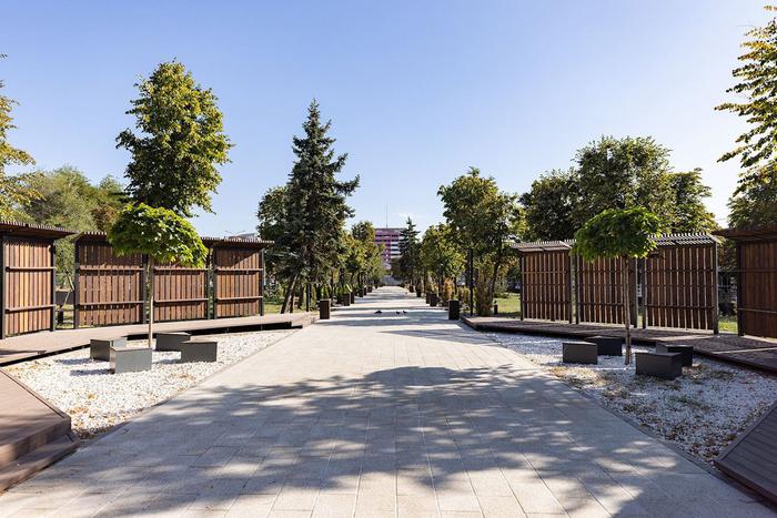 Московские коммунальщики помогают в благоустройстве Донецка и Луганска