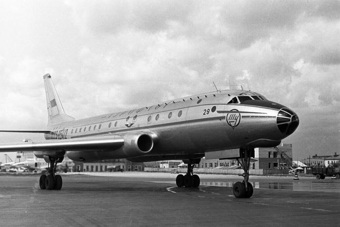 Сибирячка восстанавливает уникальный Ту-104 и называет его котом