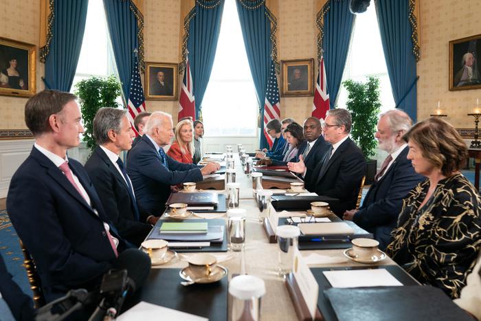 Переговоры Байдена и Стармера не привели к отмене ограничений на удары ВСУ вглубь российской территории