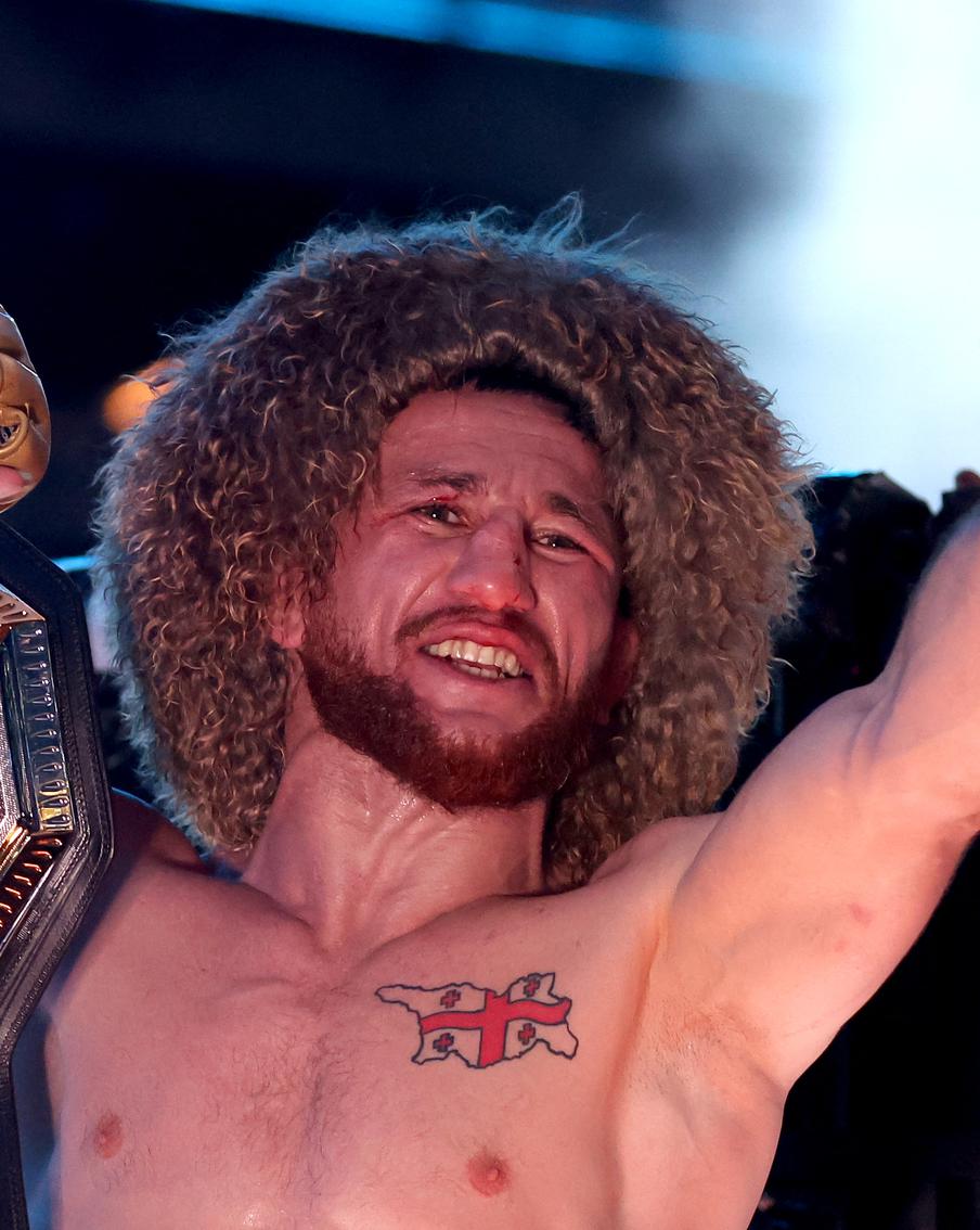 В UFC после титульного боя в Лас-Вегасе сменился обладатель звания чемпиона в легчайшем весе