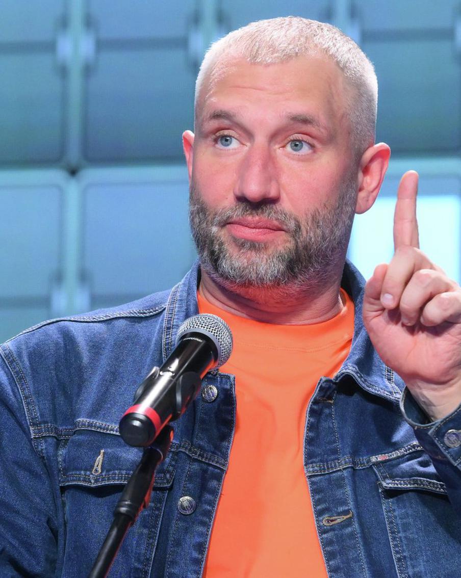 "Я так понимаю, что это утка": Быков опроверг госпитализацию Хабенского