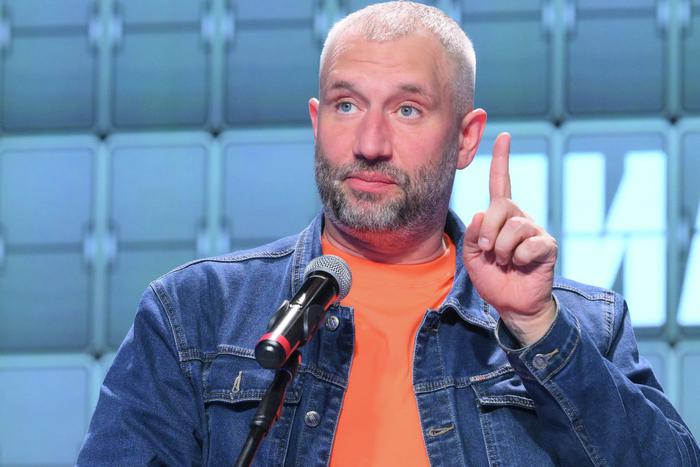 "Я так понимаю, что это утка": Быков опроверг госпитализацию Хабенского