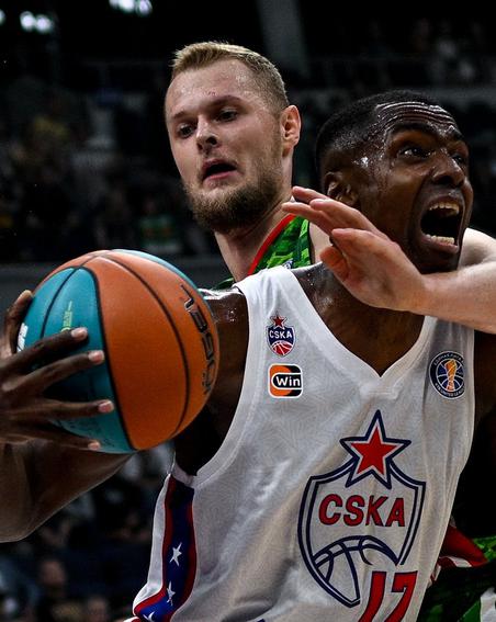 На какие виды спорта сходить в Москве: падел, баскетбол, футбол, бои на льду