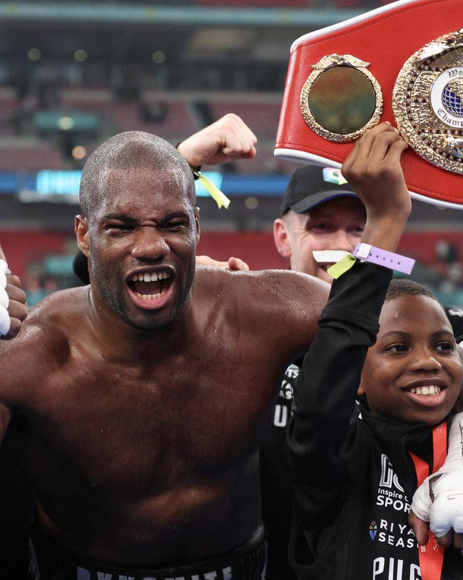 Дюбуа победил Джошуа и завоевал чемпионский пояс IBF, от которого отказался Усик