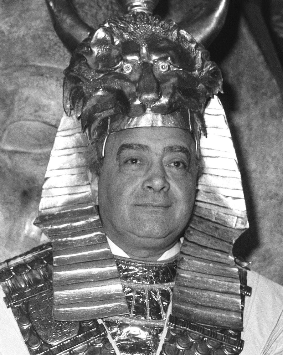 Какая женщина помогала Аль-Файеду заманивать молодых красавиц в его пентхаус