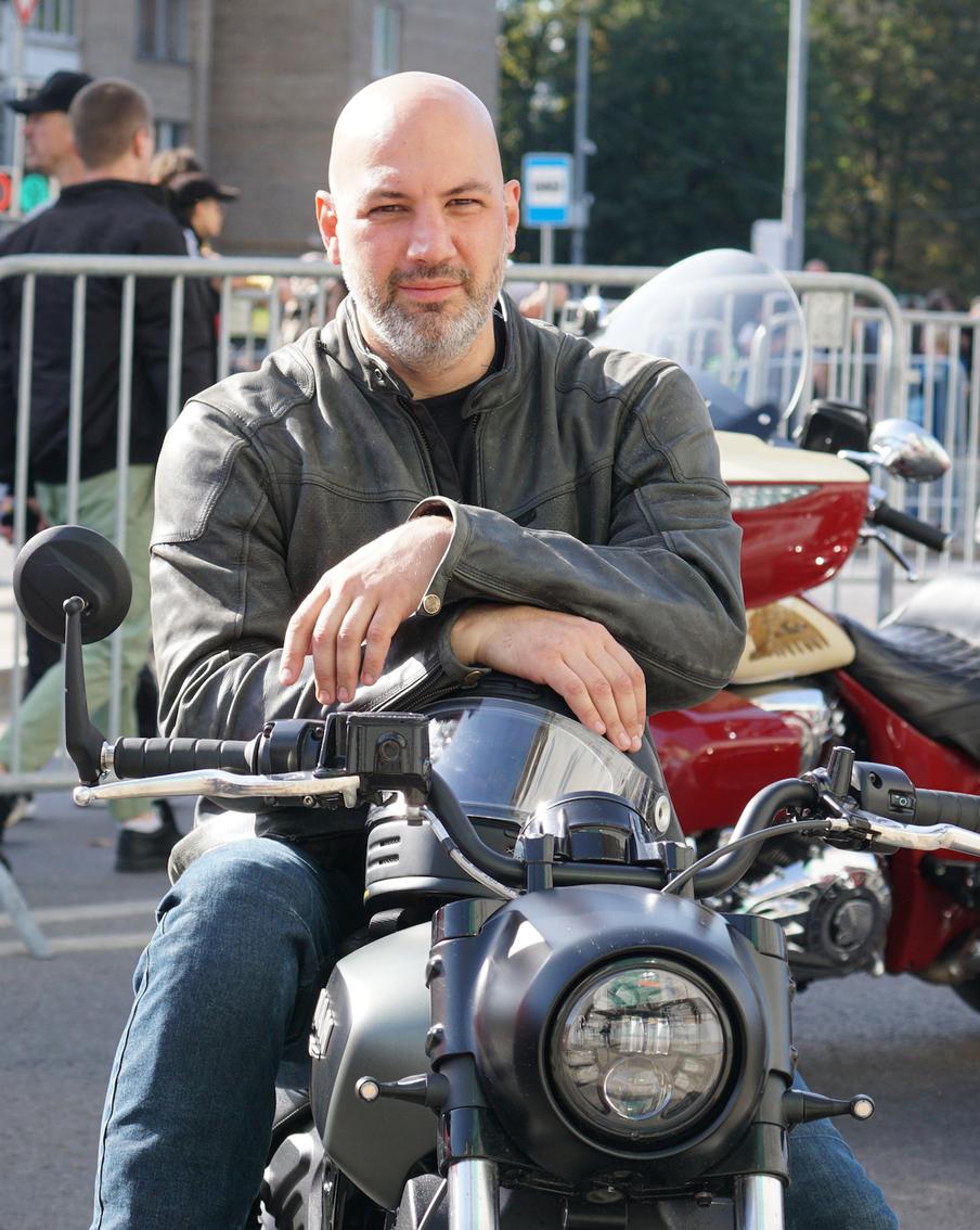 Терминаторы "закрыли" лето: в Москве байкеры зафиналили сезон