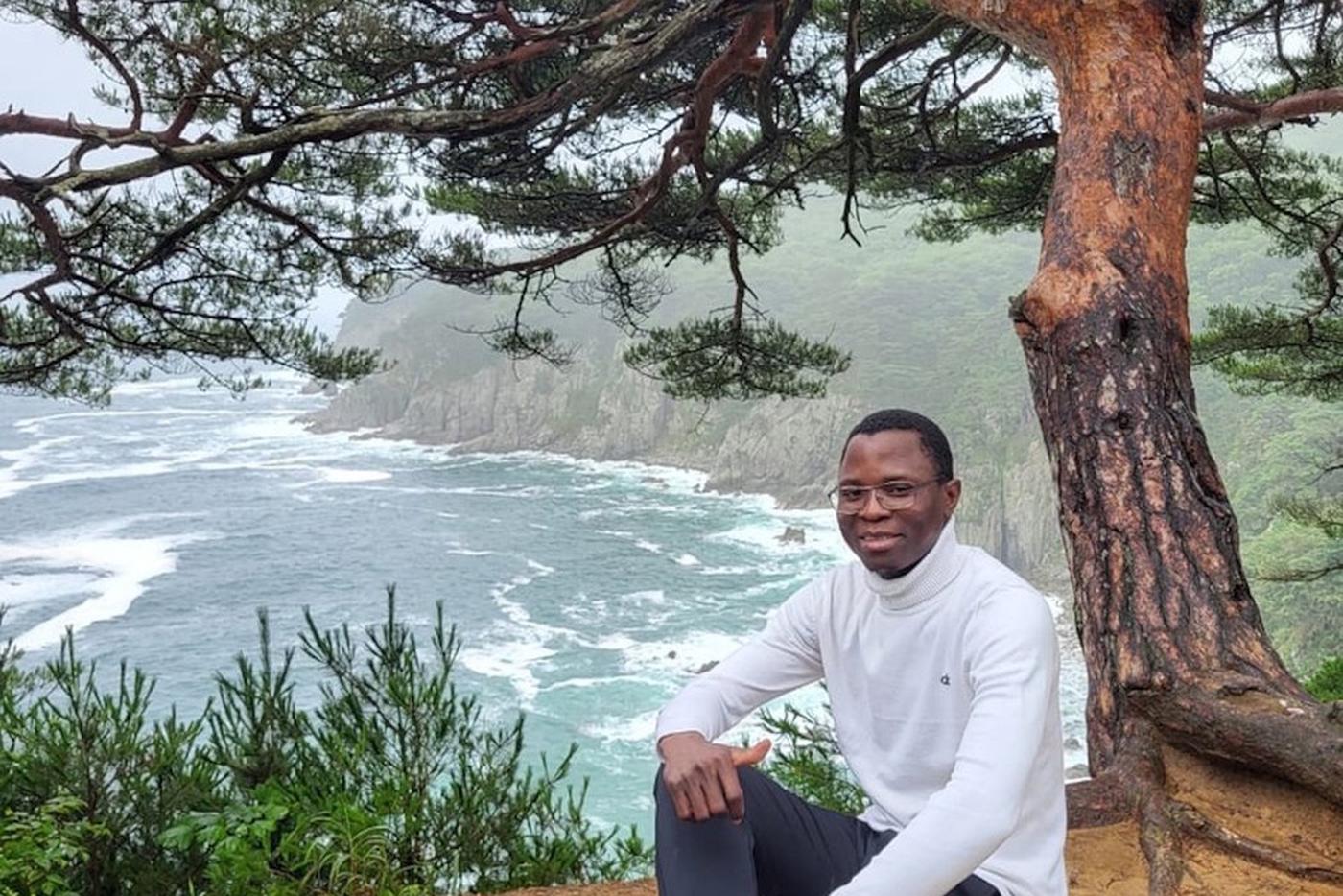 Аспирант из Бенина придумал, как избавиться от борщевика