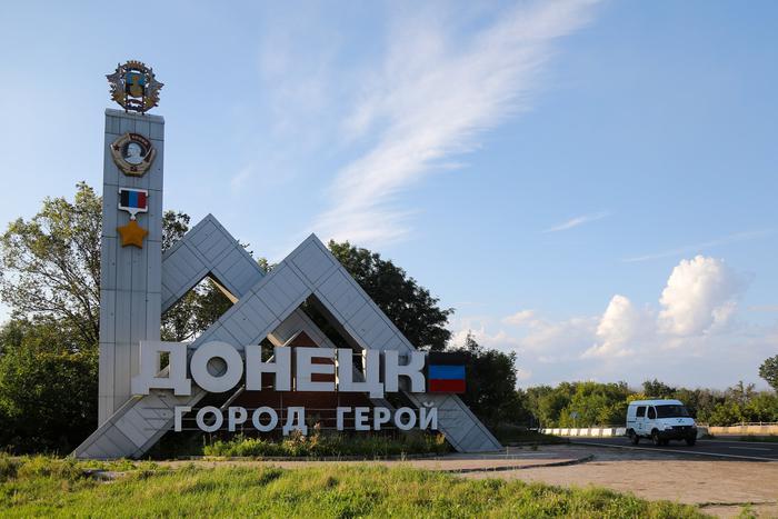 Московские дорожники благоустроили две крупные магистрали в Донецке и Луганске