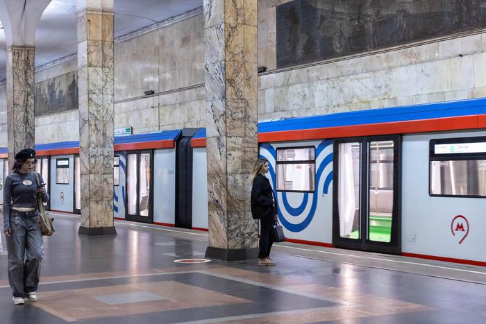 Город внедряет новые поезда в столичном метро, делая поездки более комфортными