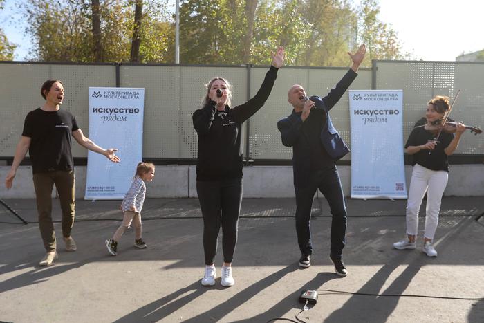 Артисты Москонцерта встретились с контрактниками в Едином пункте отбора на военную службу в Москве