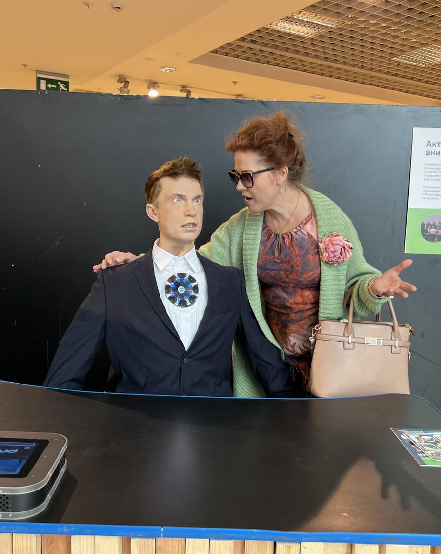 Столичные роботы стали так похожи на людей, что напугали репортёра Metro