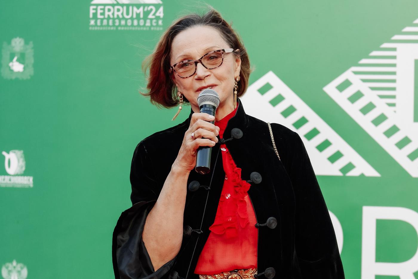 "Больше нигде нет такой страшной зависимости от случая": Ирина Купченко рассказала о кино и театре