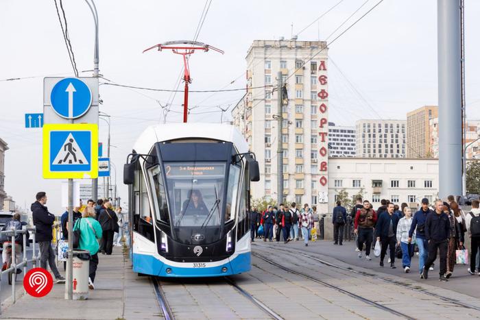 7 трамвайных маршрутов проходят через метро "Авиамоторная"