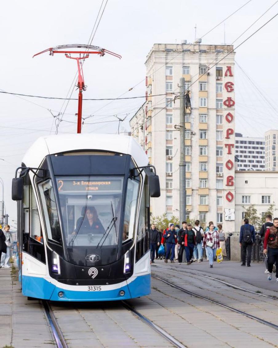 7 трамвайных маршрутов проходят через метро "Авиамоторная"