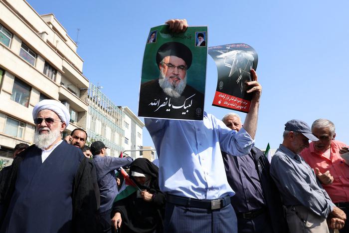 Представители движения "Хезболла" официально подтвердили гибель лидера организации в Бейруте