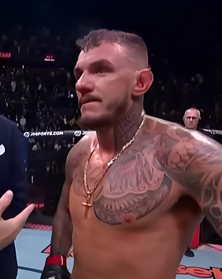 Выиграв бой на турнире UFC, бразильский боец Ренато Мойкано оскорбил президента Франции Эммануэля Макрона