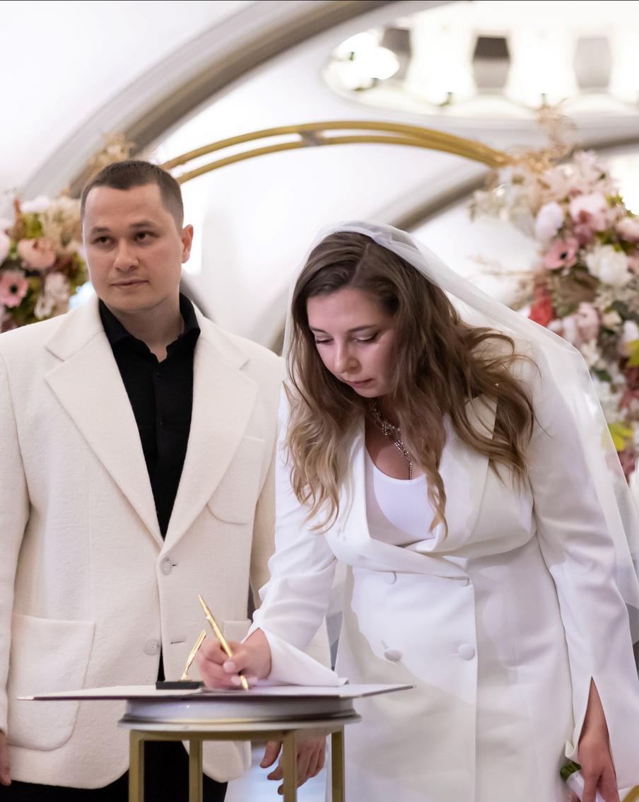 Пары, решившие пожениться, выбирают для этих целей станцию метро "Маяковская"