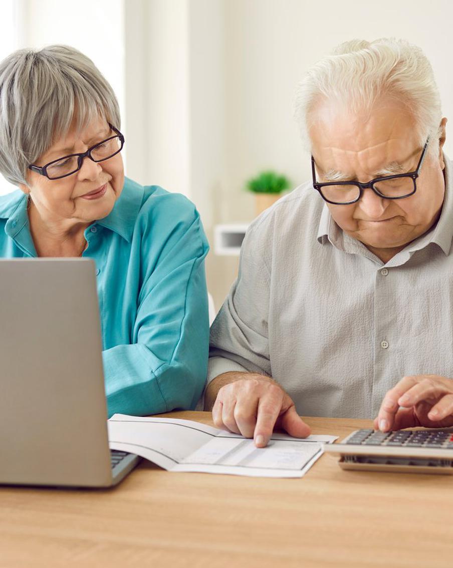 "Известия" узнали об идее разрешить передачу пенсионных баллов родителям