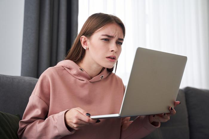 Почему подростки сталкиваются с миопией и как это предотвратить