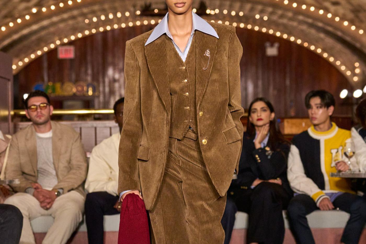 Вельветовые брюки – уютный тренд осени: как их носить и с чем сочетать