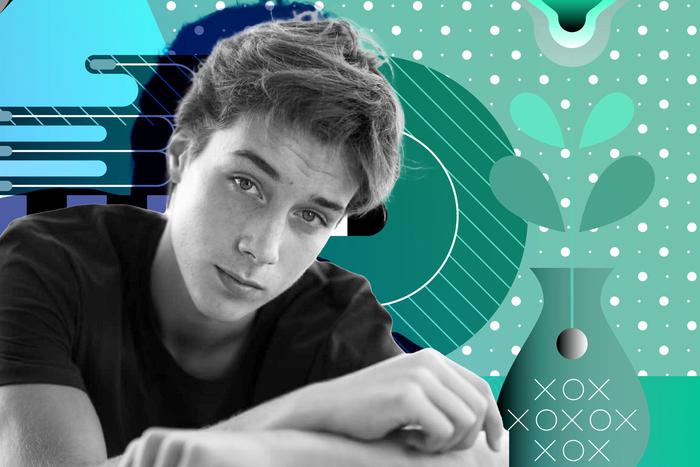 Картина дедушки и медаль дяди: актёр Алексей Онежен и значимые для него вещи