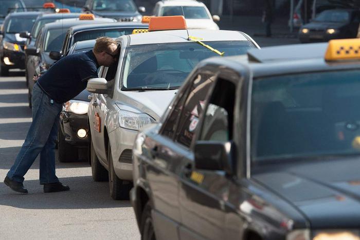Такси и каршерингам выделят субсидии от города на обновление автопарка