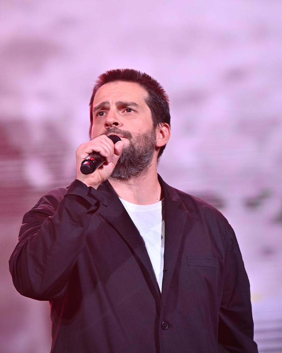 "Высоцкого чудовищно сложно петь": обозреватель Metro поговорила с Петром Наличем о жизни