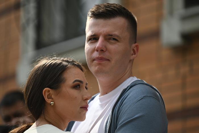 Экс-супругов Артёма и Валерию Чекалиных задержали после допроса по новому возбуждённому уголовному делу