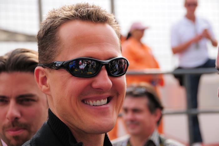 Михаэль Шумахер впервые появился на публике. В каком состоянии 7-кратный чемпион "Ф-1" прямо сейчас?