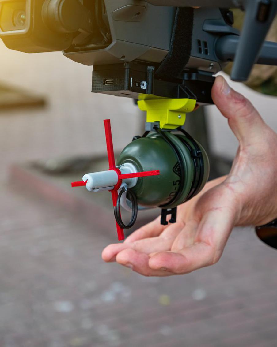 Из-за попадания украинского дрона в автобус в Горловке пострадали девять мирных граждан