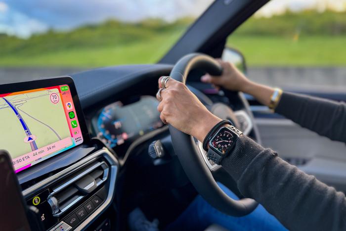 Юрист оценила риск штрафов за использование устройств за рулём