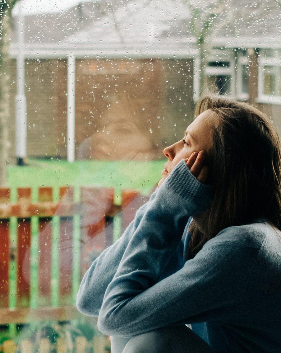 Кто больше подвержен осенней депрессии и как с ней справиться