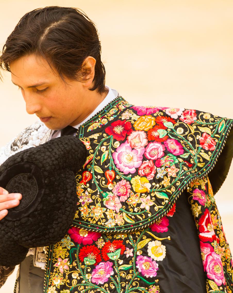 "Испанцы продвигают своё кровавое зрелище": российская тореро оценила страшную атаку быка на коллегу