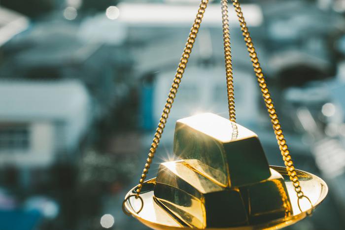 Золотые резервы России выросли и приблизились к показателю в 200 млрд долларов