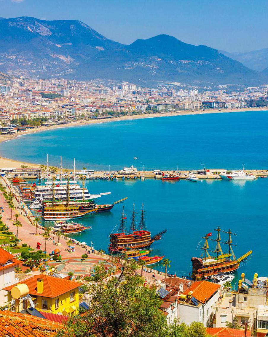 Экс-супруги из России затеяли спор на десятки миллионов евро из-за турецкого отеля