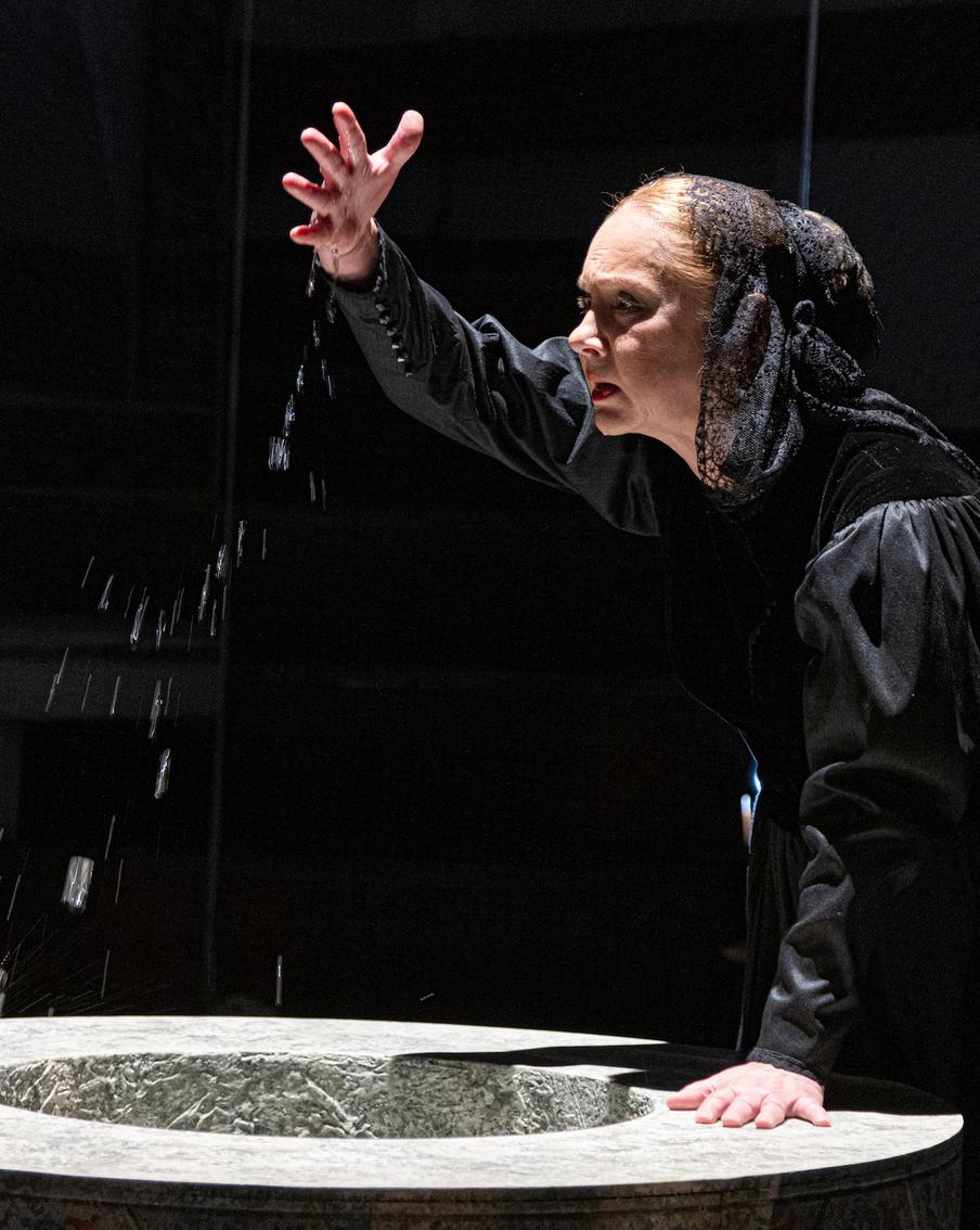 Театр "Сфера" рассказал свою версию пьесы Федерико Гарсии Лорки "Дом Бернарды Альбы"