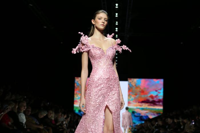 Показ новой коллекции Angelo Estera: путешествие сквозь эпохи в рамках Московской недели моды