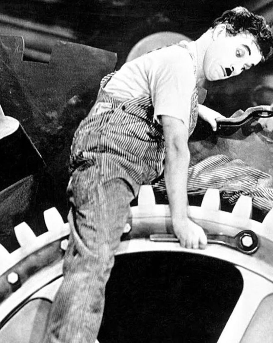 Как советский режиссёр смог заставить Чарли Чаплина изменить финал его фильма "Новые времена"