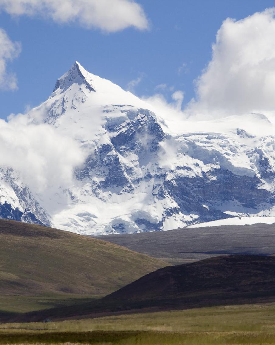 Россиянка впервые в истории покорила все 14 высочайших гор мира