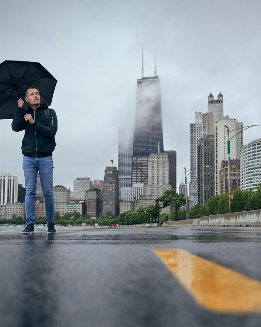 Непогода портит настроение и мешает сосредоточиться. Эффективность труда падает у 50% работников