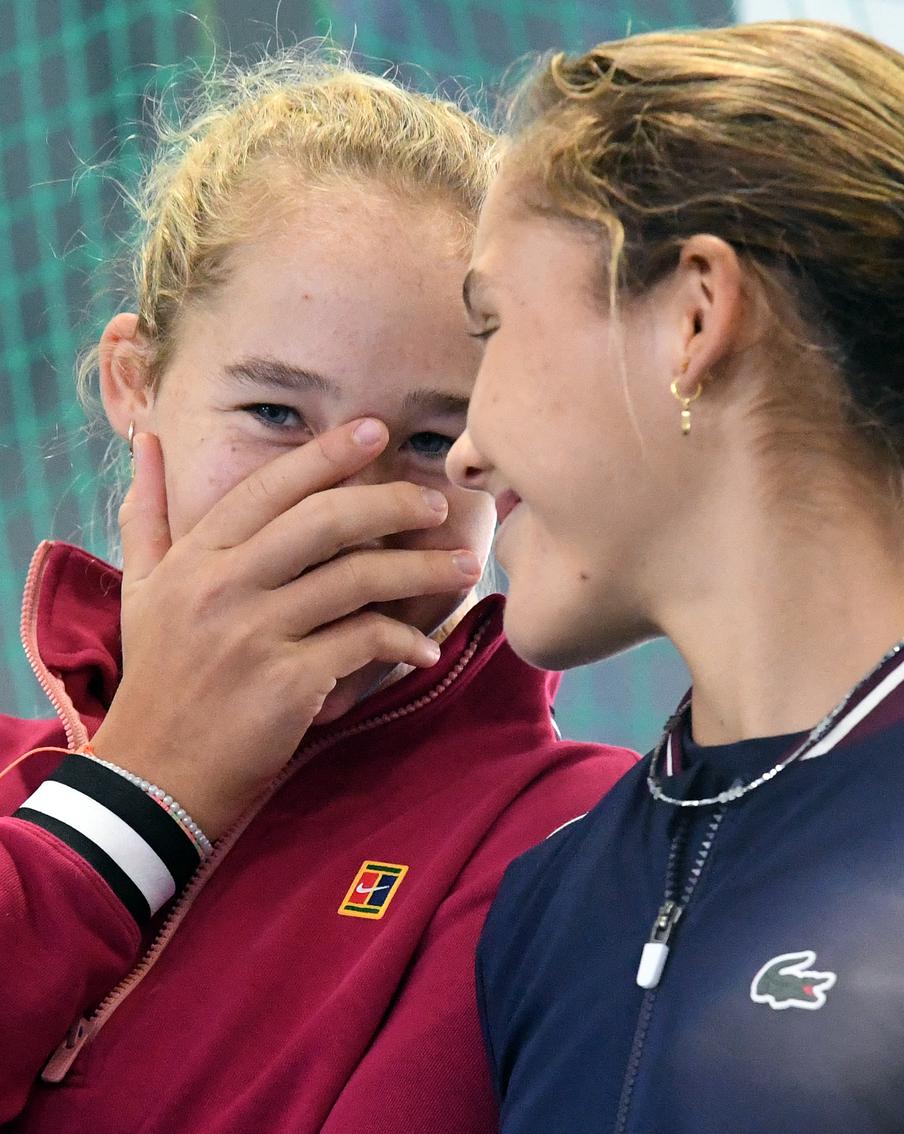 В теннисном противостоянии сестёр победила старшая: Эрика Андреева сотворила сенсацию на турнире в Ухани