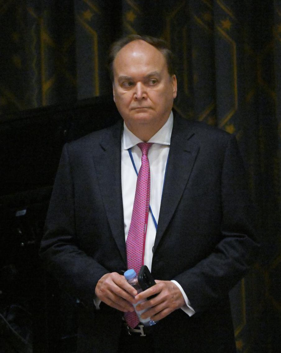 Владими Путин официально уволил посла России в США