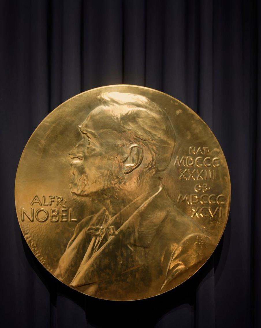 Нобелевскую премию по литературе получила писательница из Южной Кореи Хан Ган