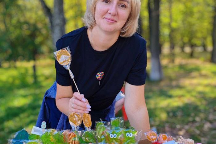 Москвичка делает леденцы, которые могут помирить, удивить и обрадовать